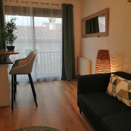 Apartamento Alicia Camélas Exterior foto