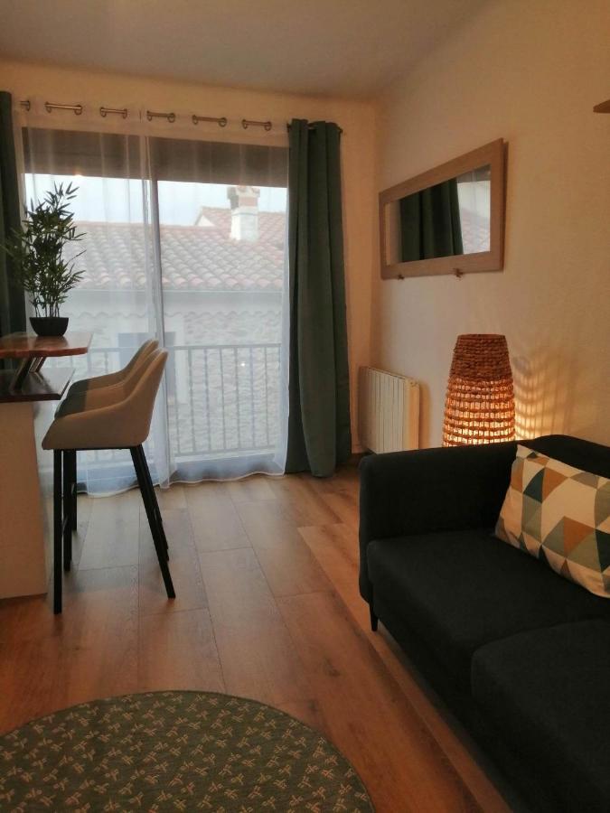 Apartamento Alicia Camélas Exterior foto